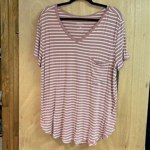 Medium grace and Lace tee short sleeved